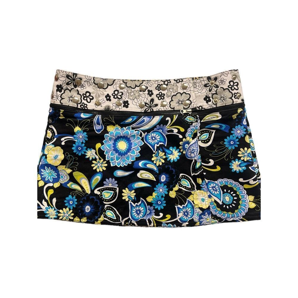 Zand Amsterdam reversible skirt one size.  So versatile!